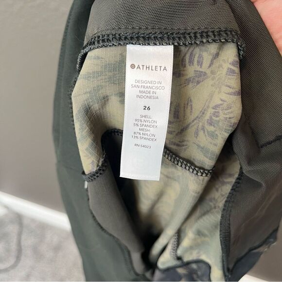 Athleta Trekkie North Printed Short in Terra Firma Olive - Picture 11 of 14